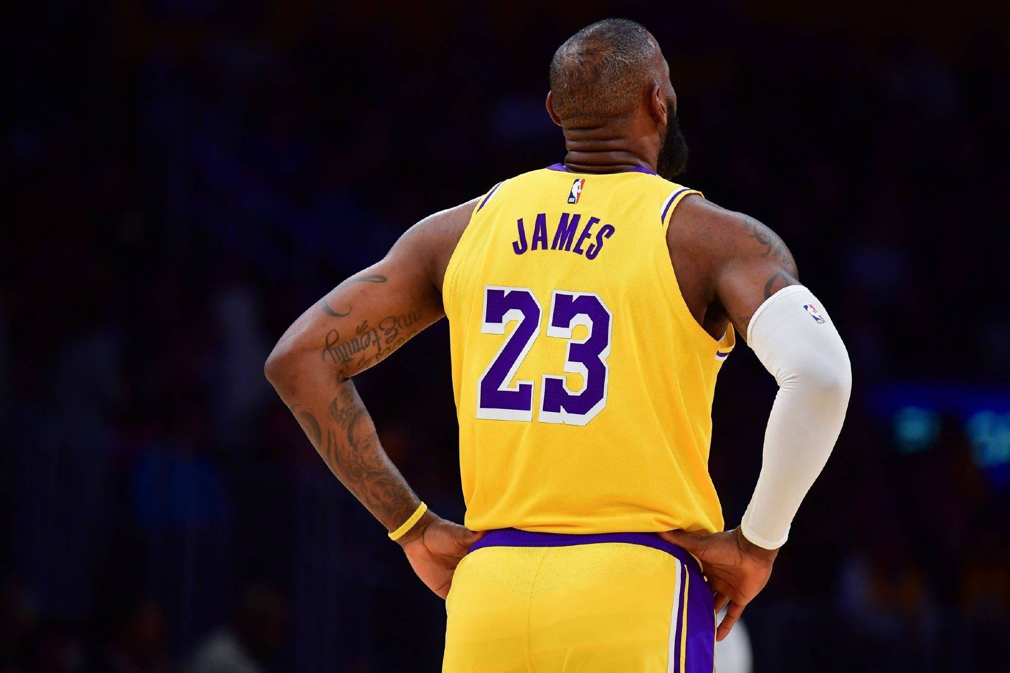 文班亚马：字母哥或者亚历山大是现役最佳球员，等我复出后是我（文班亚马：现役最佳属于字母哥或亚历山大，我复出后就是我）