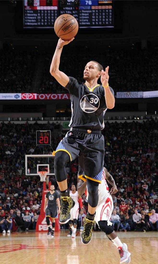 对手彻底被压着打（对手被全面压制）