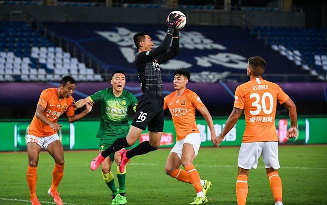 NBA交易市场最新动态：火箭完成签约,（NBA交易市场新动向：火箭官宣签约）