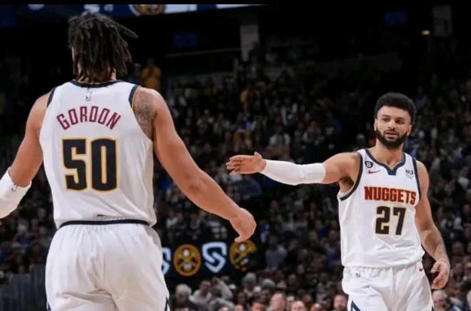 美媒：雷霆打破勇士73胜9负纪录的概率已经升至29%（美媒：雷霆冲击勇士73胜9负纪录的可能性升至29%）