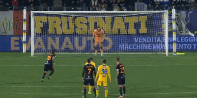 国王杯半场：费尔明造险，CD瓜达拉哈拉暂0-0巴塞罗那（国王杯半场战报：费尔明制造威胁，CD瓜达拉哈拉与巴塞罗那暂0-0互交白卷）