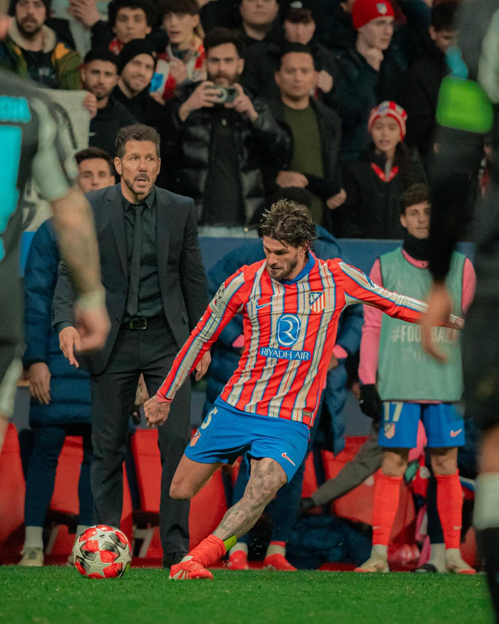 队报：因在欧联比赛中行为不当，里尔主席被罚款1万欧（队报：欧联赛上举止失当，里尔主席被罚1万欧元）