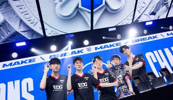 这些教练逐 这些教练逐